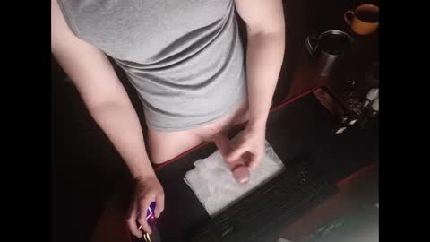 Snapshot of moisturizer777 chatting on January 8, 2:25 am moisturizer777 online show from January 8, 2:25 am