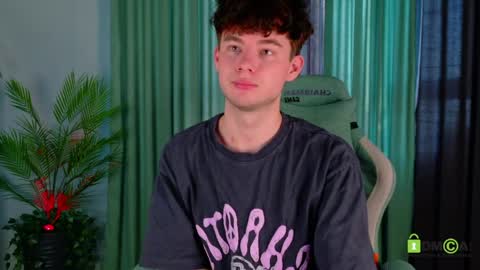 moon_gloww online show from March 25, 2:04 am