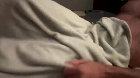 Sequoia-Cocked Hombre de Sur online show from April 7, 10:37 am