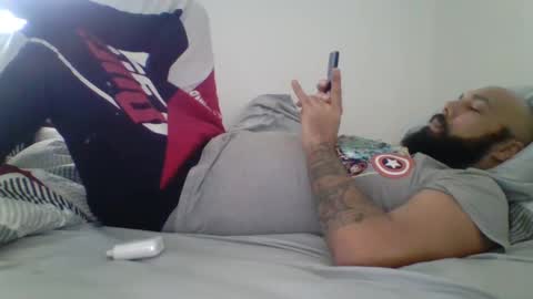 Snapshot of mr8plus chatting on January 3, 9:57 pm Mr8 online show from January 3, 9:57 pm