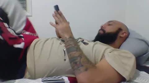 Snapshot of mr8plus chatting on January 16, 1:06 am Mr8 online show from January 16, 1:06 am