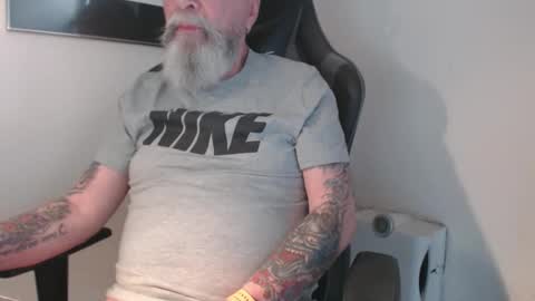 mr_boombastic2021 online show from September 20, 9:53 am