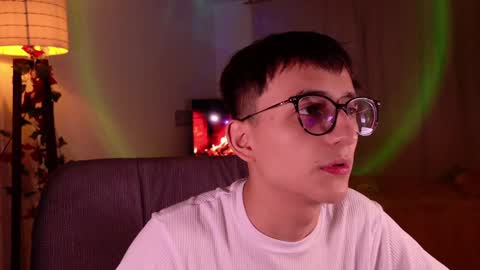 Snapshot of mr_evan1 chatting on December 18, 1:34 pm Mr Evans online show from December 18, 1:34 pm