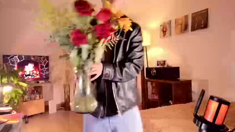 Snapshot of mr_evan1 chatting on September 22, 4:17 pm Mr Evans online show from September 22, 4:17 pm