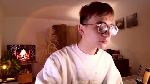 Snapshot of mr_evan1 chatting on October 17, 4:44 pm Mr Evans online show from October 17, 4:44 pm