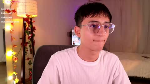 Snapshot of mr_evan1 chatting on February 18, 1:44 pm Mr Evans online show from February 18, 1:44 pm