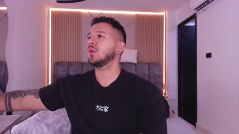 MIKEE online show from March 5, 3:14 am