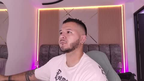 MIKEE online show from May 26, 3:02 am