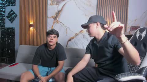 mr_mois online show from April 3, 7:05 am