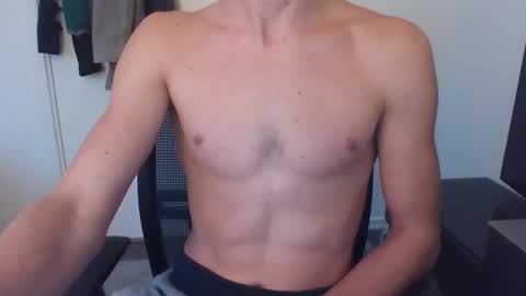 Snapshot of mr_natural96 chatting on October 24, 1:24 pm mr_natural96 online show from October 24, 1:24 pm