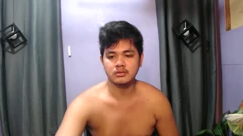 Snapshot of mr_olivercummerx chatting on October 25, 9:05 pm oliver online show from October 25, 9:05 pm