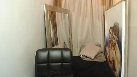 mr_stiven_ online show from December 5, 8:10 am