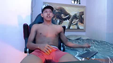 mr_stiven_ online show from February 15, 2:47 am