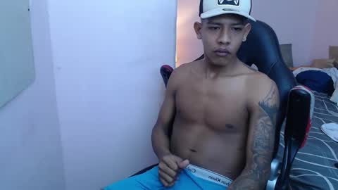 mr_stiven_ online show from January 13, 8:58 am