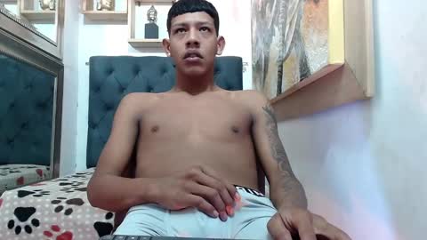 mr_stiven_ online show from December 19, 3:18 am