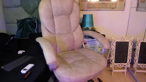 MR online show from December 14, 8:05 pm