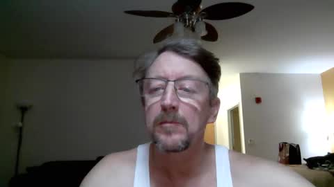 Snapshot of mrcumstain chatting on February 25, 4:57 am mrcumstain online show from February 25, 4:57 am