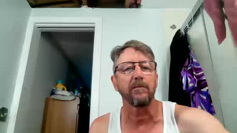 Snapshot of mrcumstain chatting on October 20, 3:38 pm mrcumstain online show from October 20, 3:38 pm