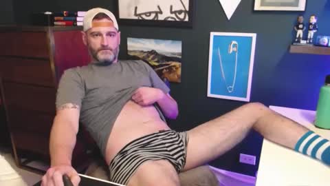 Snapshot of mrexhibits chatting on February 9, 1:25 pm mrexhibits online show from February 9, 1:25 pm