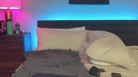 Snapshot of mrexhibits chatting on October 21, 8:17 am mrexhibits online show from October 21, 8:17 am