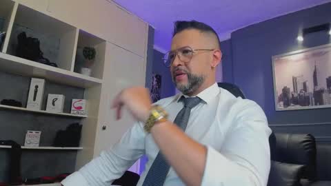 Snapshot of mrfrank_tattoo chatting on October 24, 1:24 pm MrFrank. online show from October 24, 1:24 pm
