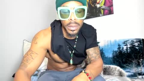 Snapshot of mromg007 chatting on February 7, 2:04 pm mromg007 online show from February 7, 2:04 pm