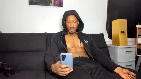 Snapshot of mromg007 chatting on January 10, 2:57 am mromg007 online show from January 10, 2:57 am