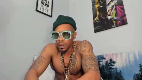 Snapshot of mromg007 chatting on February 28, 1:05 am mromg007 online show from February 28, 1:05 am