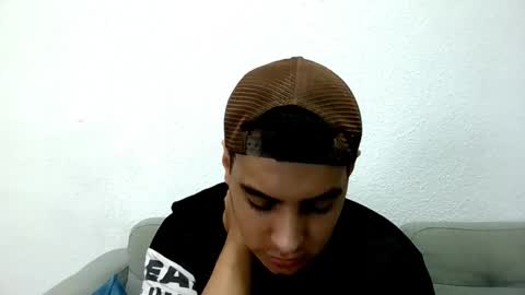 Snapshot of mrurus05 chatting on October 23, 2:09 pm mrurus05 online show from October 23, 2:09 pm