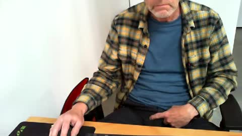 mucfag online show from May 20, 4:02 pm