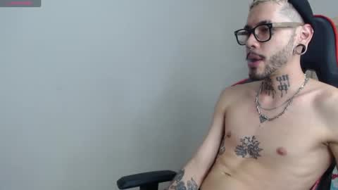 Snapshot of murdockh chatting on January 25, 6:23 am murdok  online show from January 25, 6:23 am