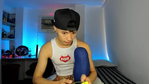 Snapshot of murielkarmesi chatting on January 5, 3:45 pm murielkarmesi online show from January 5, 3:45 pm