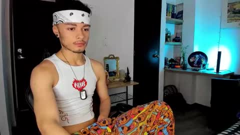 Snapshot of murielkarmesi chatting on January 16, 1:36 pm murielkarmesi online show from January 16, 1:36 pm