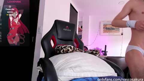 Snapshot of murielkarmesi chatting on February 17, 6:48 pm murielkarmesi online show from February 17, 6:48 pm