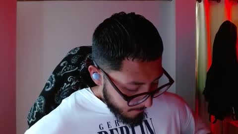 Snapshot of muscle_cock32 chatting on October 24, 7:04 pm David Big online show from October 24, 7:04 pm