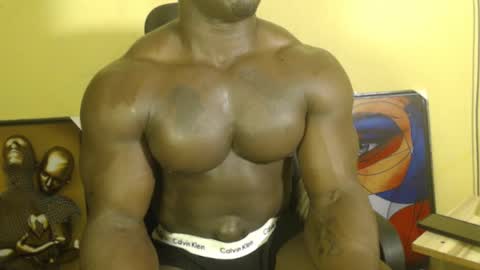 musclegod23 online show from March 12, 12:26 pm