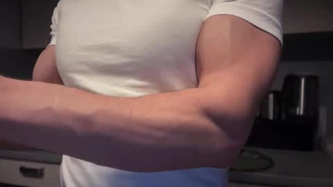 musclehair3 online show from April 16, 6:52 pm