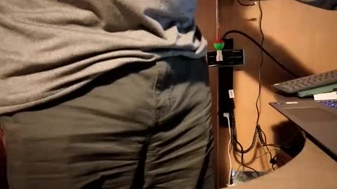 my_curiosity_ online show from April 19, 7:49 pm