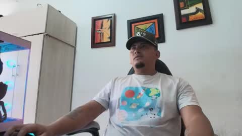 myke_andrade online show from January 15, 3:47 pm