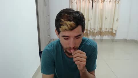 Snapshot of myke_xxx chatting on December 19, 11:50 am mike online show from December 19, 11:50 am