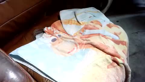 Snapshot of mythickness chatting on October 15, 2:41 am mythickness online show from October 15, 2:41 am