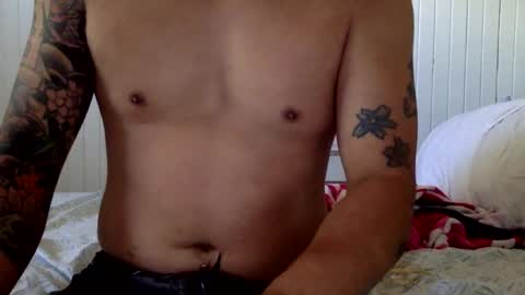 str8 dom alphaAsian Daddy type. sorry not bi or  curious but i dont judgediscrimenate. online show from February 14, 10:48 pm