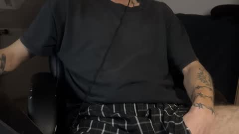 Snapshot of n0lly93 chatting on October 31, 10:02 pm n0lly93 online show from October 31, 10:02 pm