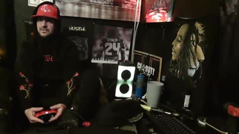 Snapshot of n3v3rpanic1 chatting on January 11, 6:35 am SnackPants online show from January 11, 6:35 am