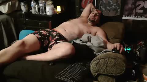 Snapshot of n3v3rpanic1 chatting on December 31, 10:37 am SnackPants online show from December 31, 10:37 am