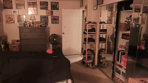 Snapshot of nakedmonkey chatting on March 8, 9:51 pm nakedmonkey online show from March 8, 9:51 pm