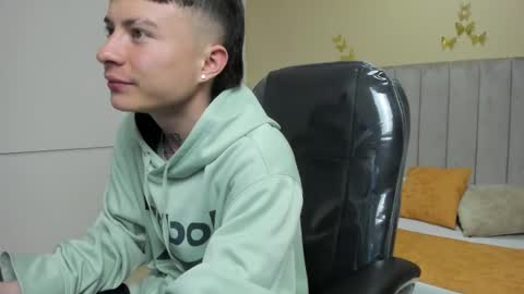 Nascary Fox online show from January 16, 5:10 am