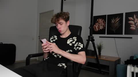 NATHAN RUSU online show from November 9, 9:19 pm