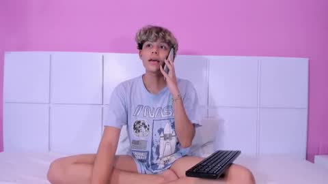 nathanbell1 online show from October 25, 6:26 am
