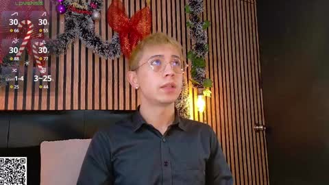 Snapshot of naughty__chris chatting on December 20, 12:16 pm Christopher  Chris online show from December 20, 12:16 pm